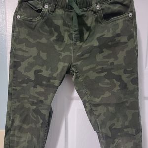 Boys sz 10 Levi's  camo jogger lightly worn
